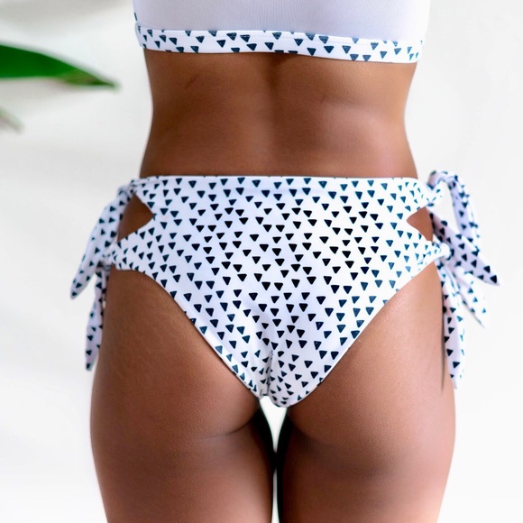 Hanakini Swim Hamoa Bottom in Pebbles - Picture 4 of 7